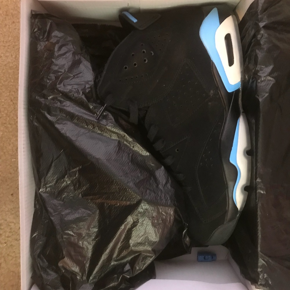 Air Jordan 6 UNC